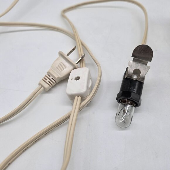 Vintage Eagle-Themed Ceramic Electric Night Lamp 5.5" Tall - Picture 11 of 11